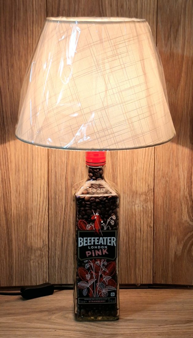 Beefeater ginlámpa